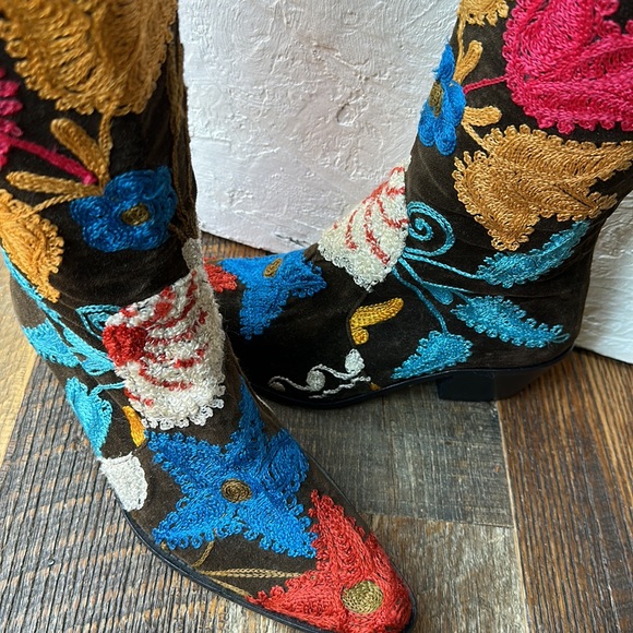 Velvet Road Embroidered Western Boot - Picture 3 of 4